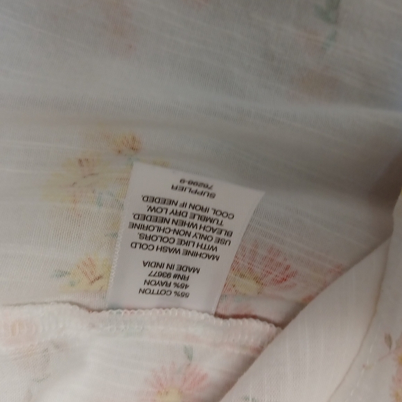 NEW ST JOHN'S BAY Floral Women's Top - White with Yellow and Red Accents - Picture 5 of 13